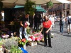 Gina at the flowers stand in Campo di Fiore